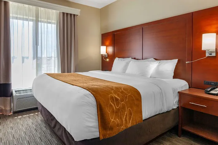 Comfort Suites 4
