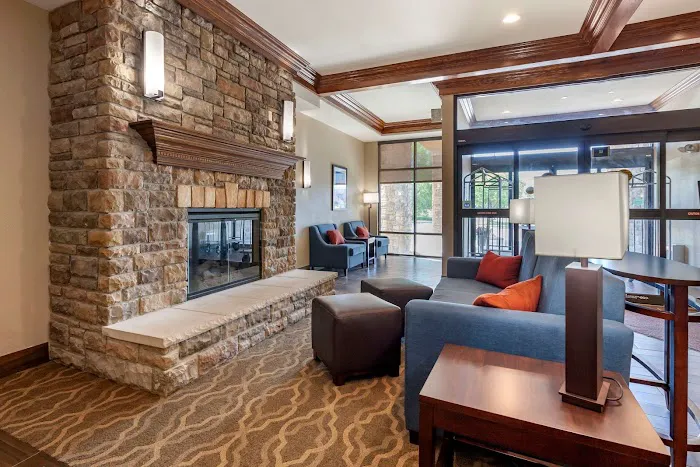 Comfort Suites 4