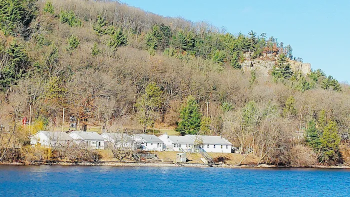 Cabins On The Lake 4