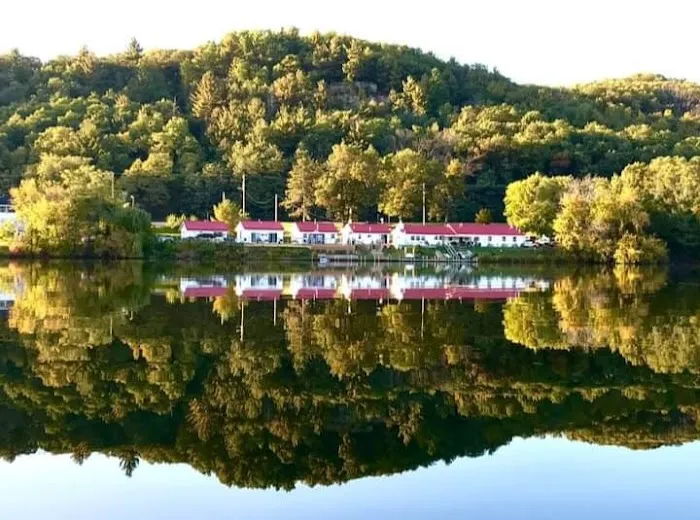 Cabins On The Lake 4