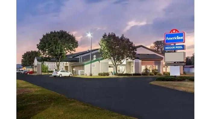 AmericInn by Wyndham Boscobel 4