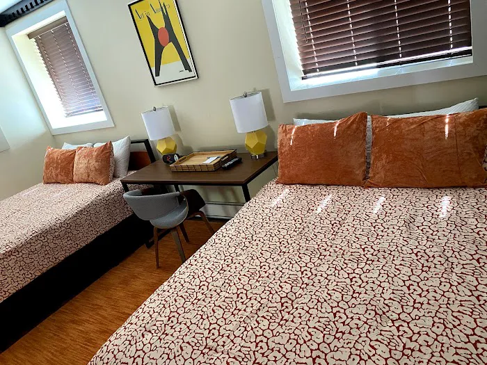 Tobacco Warehouse Inn 4
