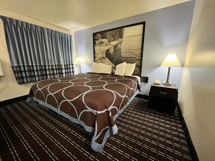 Super 8 by Wyndham Wisconsin Dells 4
