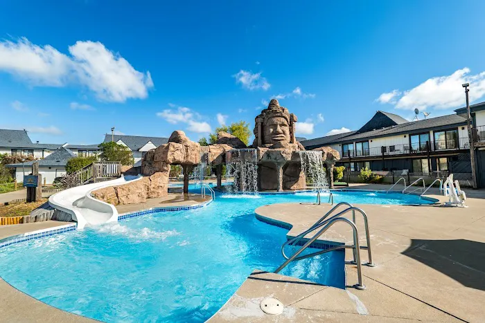 Polynesian Hotel & Suites Wisconsin Dells 4