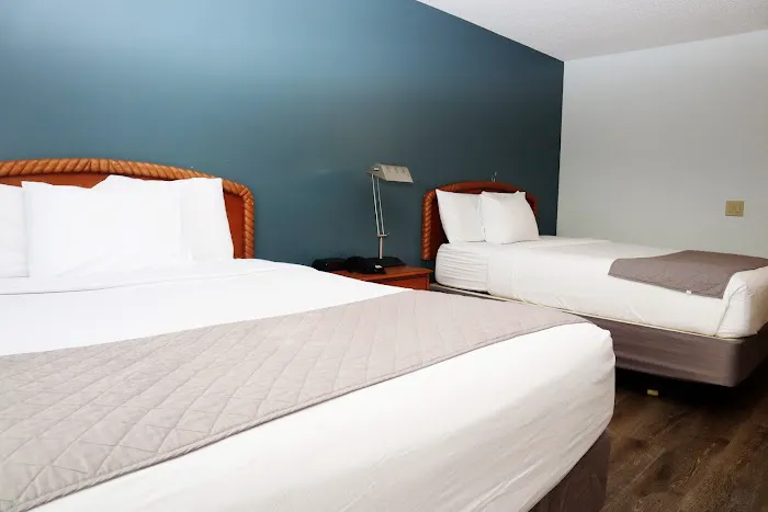 Polynesian Hotel & Suites Wisconsin Dells 4