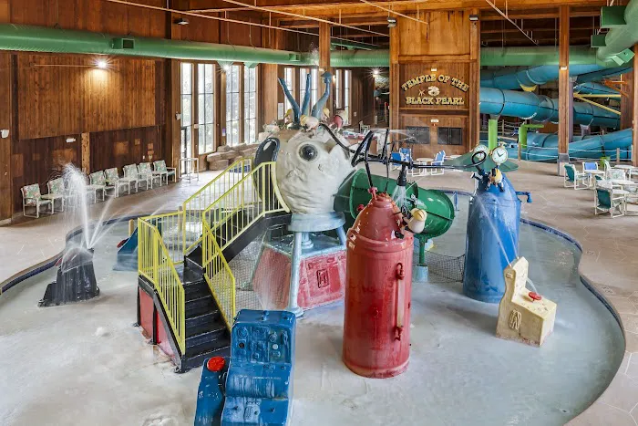 Polynesian Hotel & Suites Wisconsin Dells 4