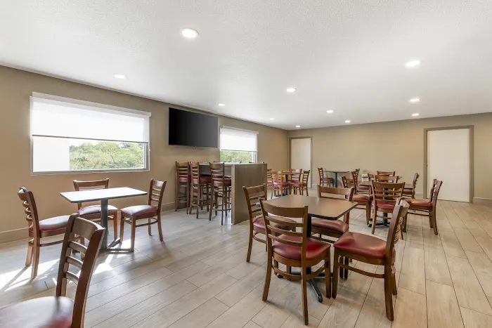 Sleep Inn & Suites 4