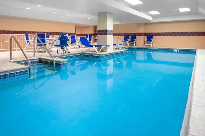 Hampton Inn Freeport 4
