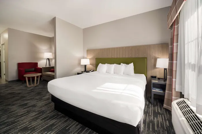 Country Inn & Suites by Radisson, Freeport, IL 4