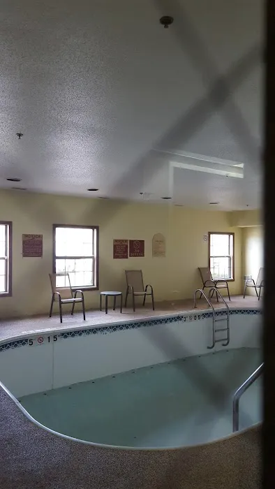 Super 8 by Wyndham Freeport 4