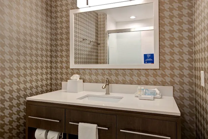 Home2 Suites by Hilton Loves Park Rockford 4