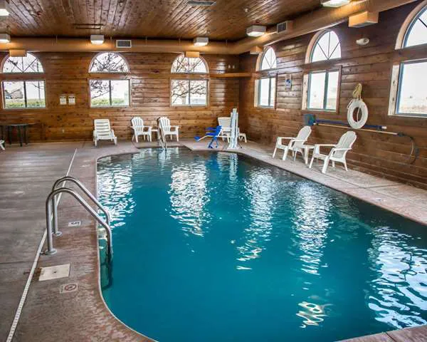 Quality Inn & Suites Loves Park near Rockford 4