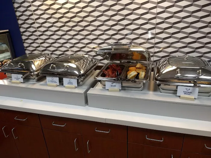Holiday Inn Express & Suites Rockford - Loves Park, an IHG Hotel 4