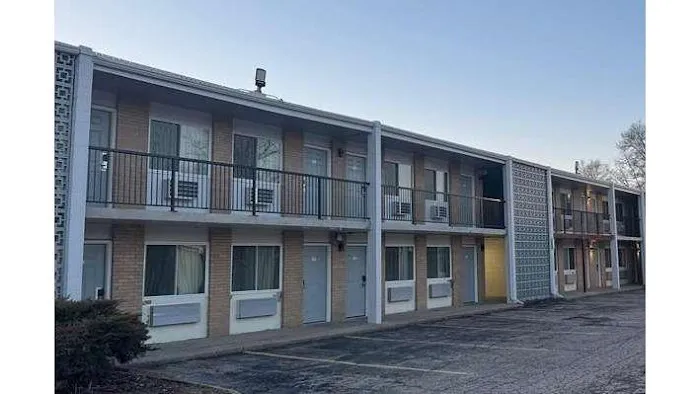 Super 8 by Wyndham Rockford South 4