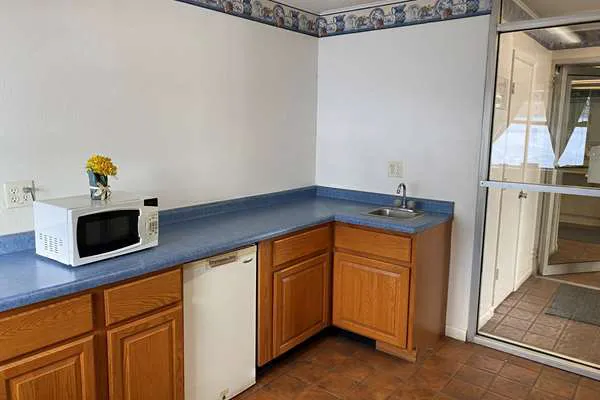 Super 8 by Wyndham Rockford South 4