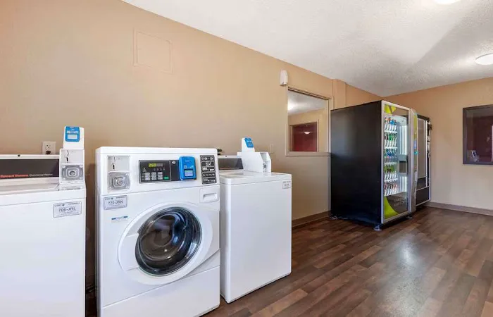 Extended Stay America Select Suites - Rockford - State Street 4