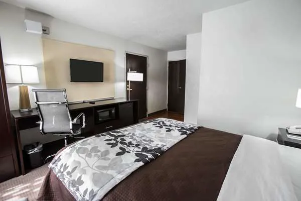 Sleep Inn Rockford I-90 4