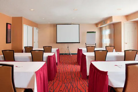 Residence Inn Rockford 4