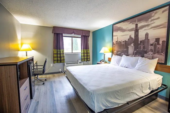 Super 8 by Wyndham Rockford I-90/Casino District 4