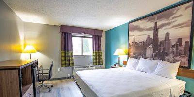 Super 8 by Wyndham Rockford I-90/Casino District