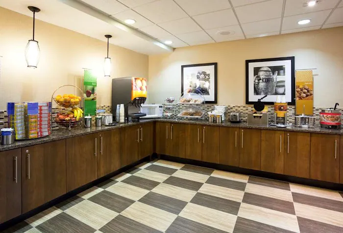 Hampton Inn by Hilton Rockford 4