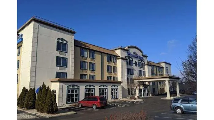 Baymont by Wyndham Rockford 4
