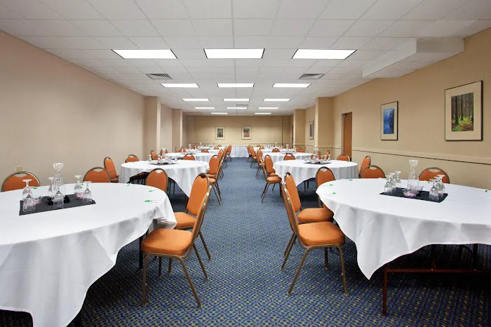Holiday Inn Rockford(I-90&Rt 20/State St) by IHG 4