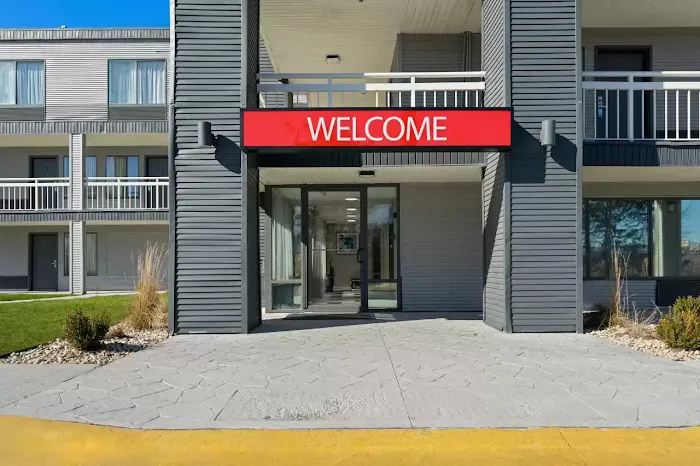 Econo Lodge 4