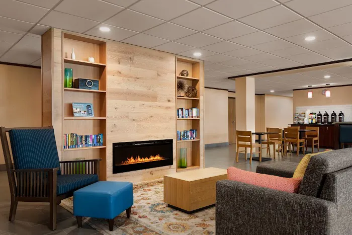 Country Inn & Suites by Radisson, Mt. Pleasant-Racine West, WI 4