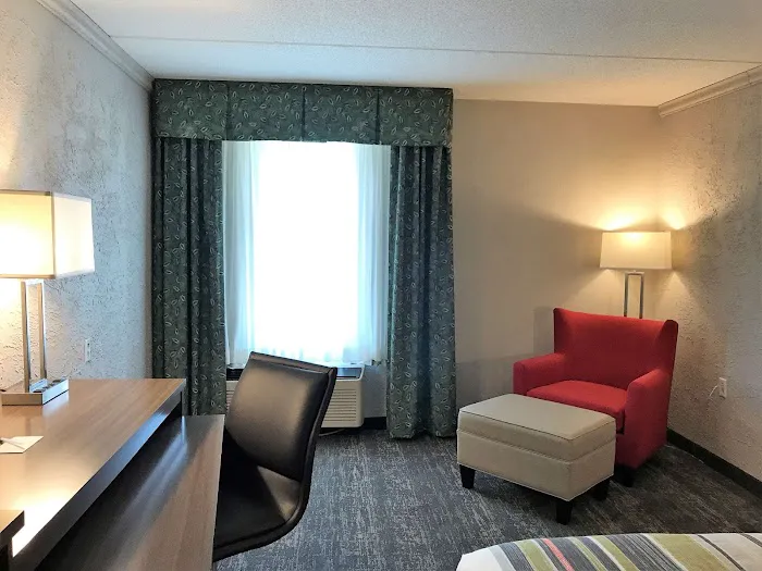 Country Inn & Suites by Radisson, Mt. Pleasant-Racine West, WI 4