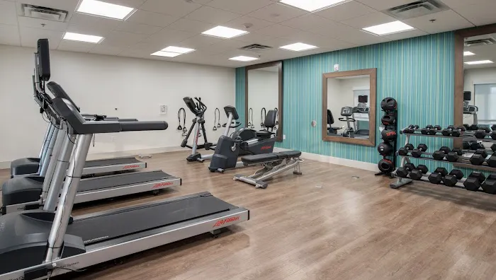 Holiday Inn Express & Suites Racine by IHG 4