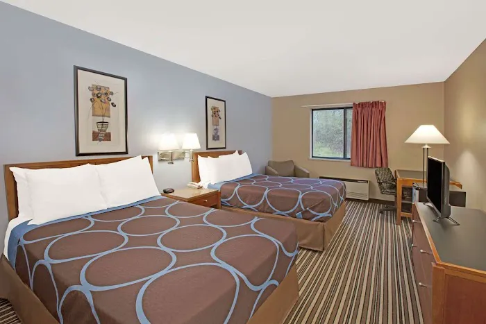 Super 8 by Wyndham Richmond 4