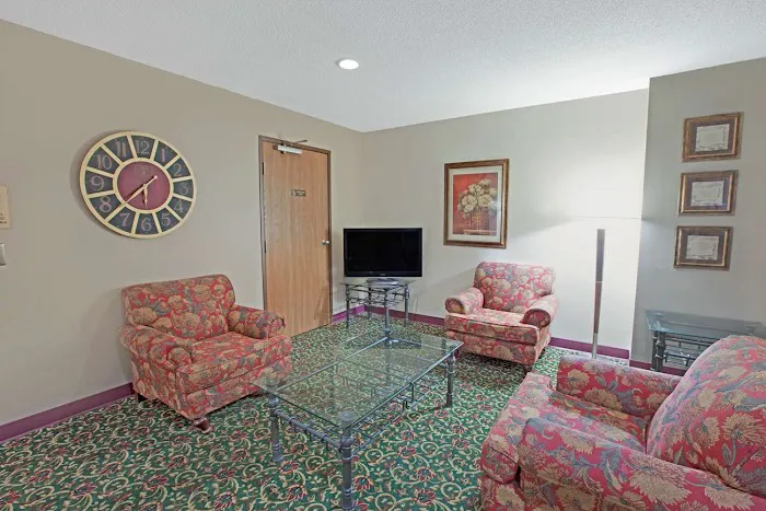 Super 8 by Wyndham Richmond 4