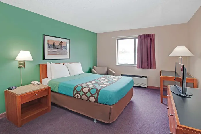 Super 8 by Wyndham Richmond 4