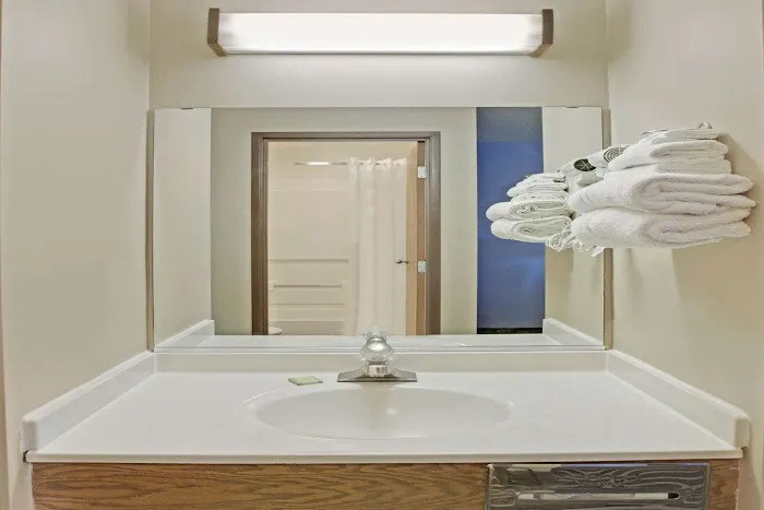Super 8 by Wyndham Richmond 4