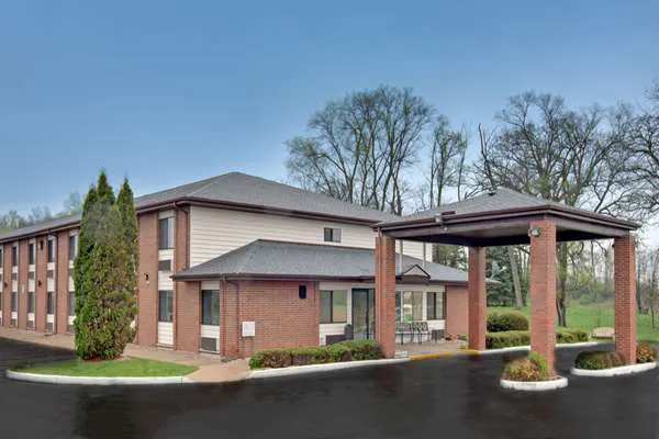Baymont Inn & Suites by Wyndham Richmond 4