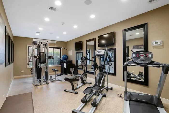 Antioch Hotel & Suites 4