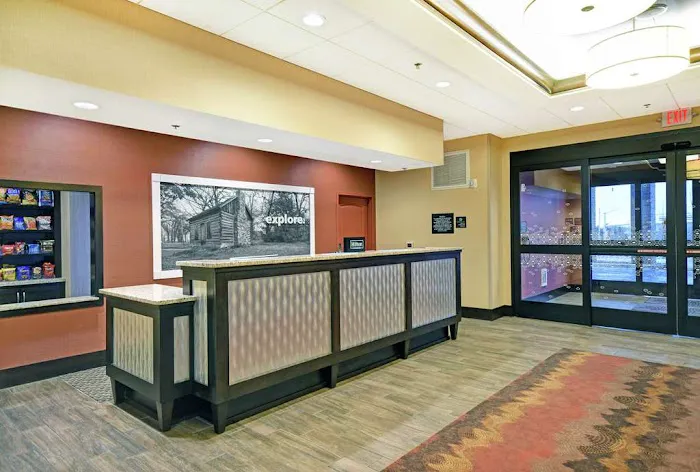 Hampton Inn & Suites Milwaukee/Franklin 4