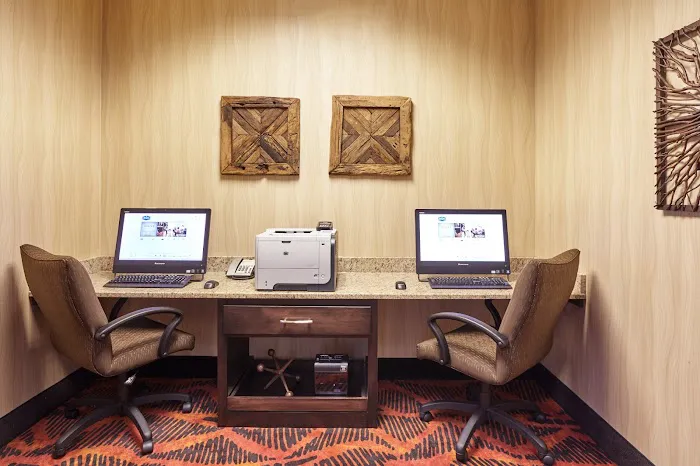 Hampton Inn & Suites Milwaukee/Franklin 4