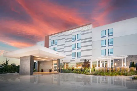 SpringHill Suites Kenosha 4