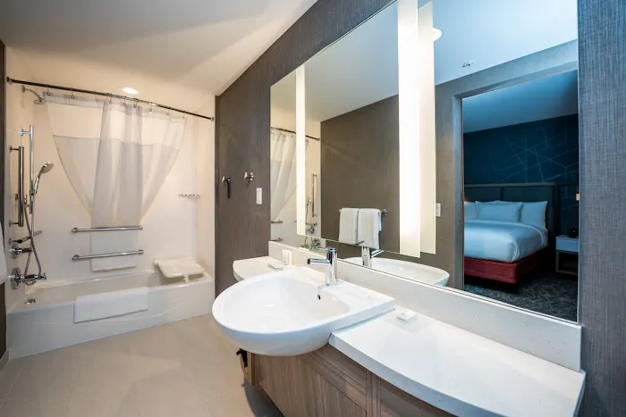 SpringHill Suites Kenosha 4