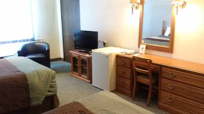 Landmark Motel 4
