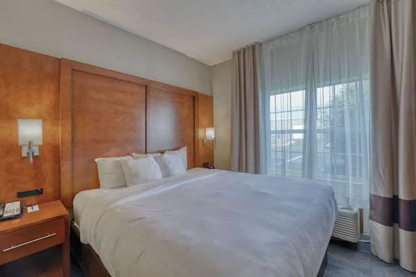 Comfort Suites Appleton Airport 4
