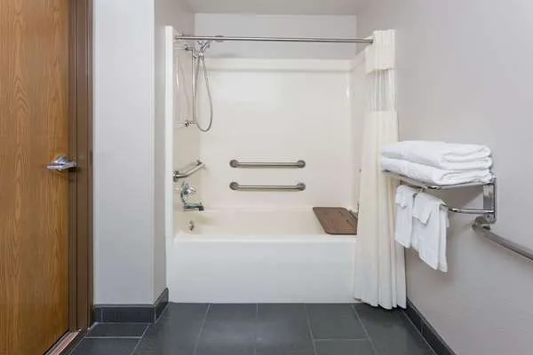 Microtel Inn & Suites by Wyndham Appleton 4