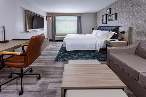 Four Points by Sheraton Appleton 4
