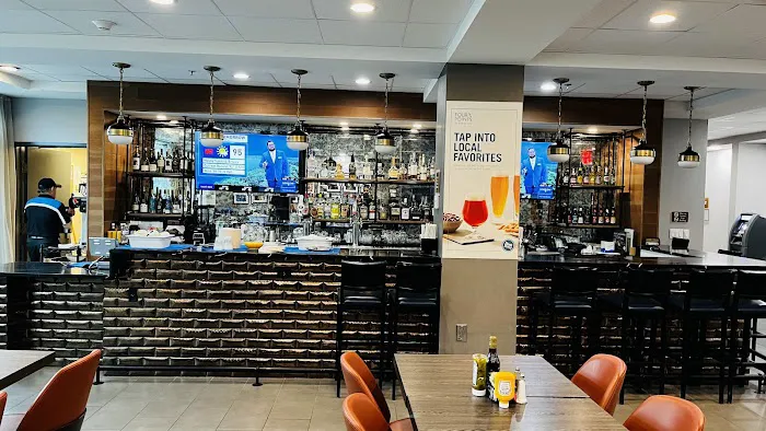 Four Points by Sheraton Appleton 4
