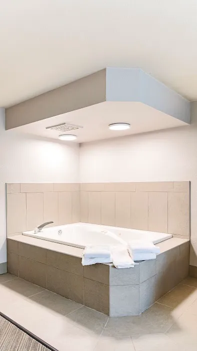 Country Inn & Suites by Radisson, Appleton, WI 4