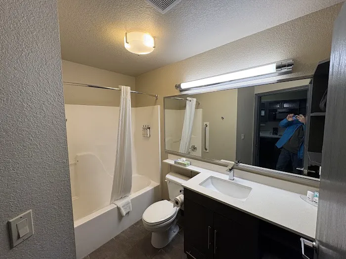 Candlewood Suites Appleton, an IHG Hotel 4