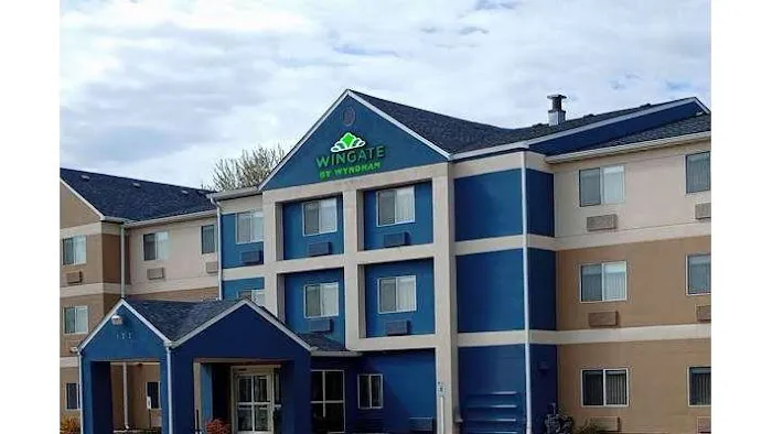 AmericInn by Wyndham Appleton Airport 4