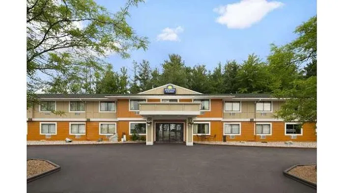 Days Inn & Suites by Wyndham Stevens Point 4